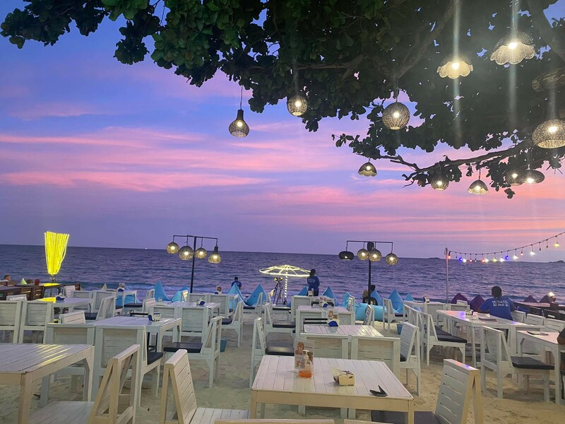 รวม 12 ร้านอาหารทะเลระยอง ร้านติดทะเล บรรยากาศชิลๆ พิกัดเด็ดที่น่าตามไปชิม!