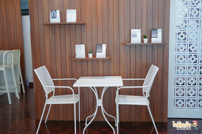 คาเฟ่ลาดพร้าว, คาเฟ่โชคชัยสี่, maysa-cafe, maysa café คาเฟ่สีขาวในบ้านไม้ ให้ฟีลมินิมอล