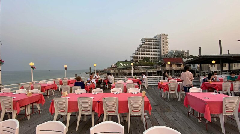 ร้านอาหารติดทะเล หัวหิน รวมร้านอาหารอร่อย บรรยากาศดีติดชายหาด ร้านเด็ดน่าแวะเมื่อมาประจวบฯ