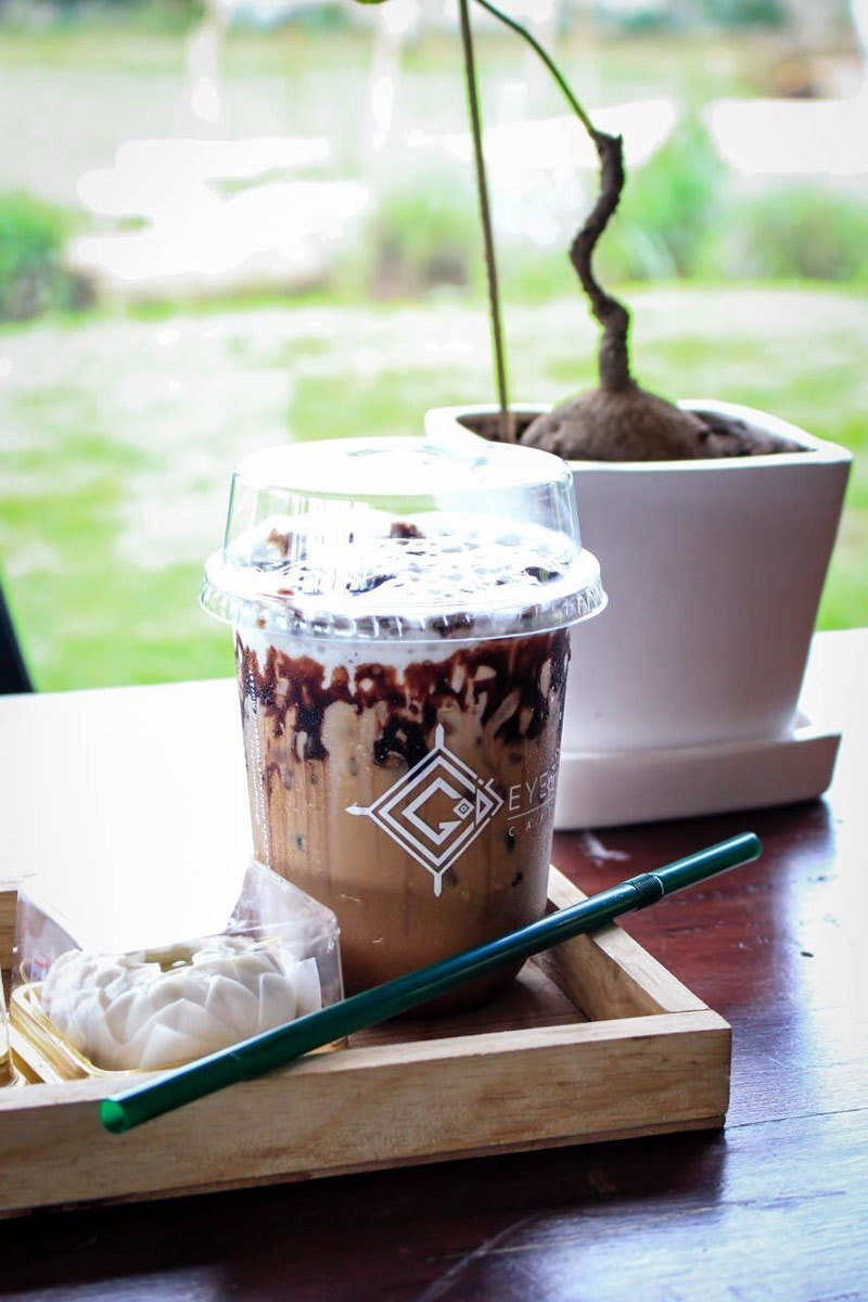 ร้านกาแฟราชบุรี, คาเฟ่ราชบุรี, คาเฟ่บ้านโป่ง, god’s eyes cafe, ร้านกาแฟบ้านโป่ง, god’s eyes cafe ราชบุรี