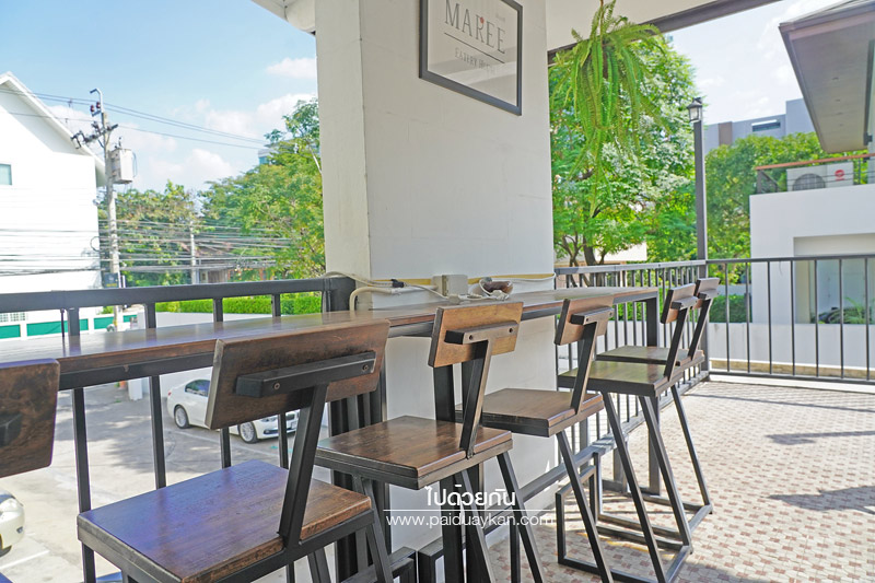 คาเฟ่ลาดพร้าว, บ้านมาลี, ร้านอาหารลาดพร้าว, บ้านมาลี ร้านอาหารบ้านไม้สีขาวในยุค 90