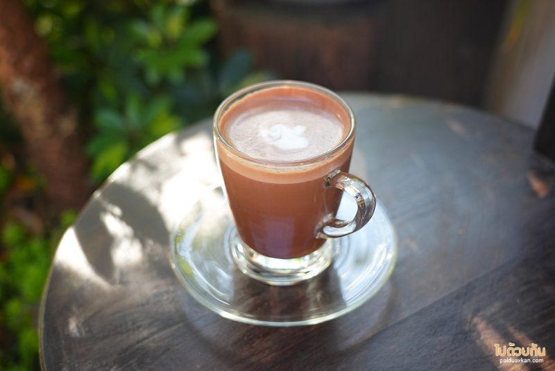 แม่กำปอง, ร้านกาแฟแม่, ปิรันย่า คอฟฟี่ แม่กำปอง ร้านฟีลโฮมมี่ กาแฟอร่อย