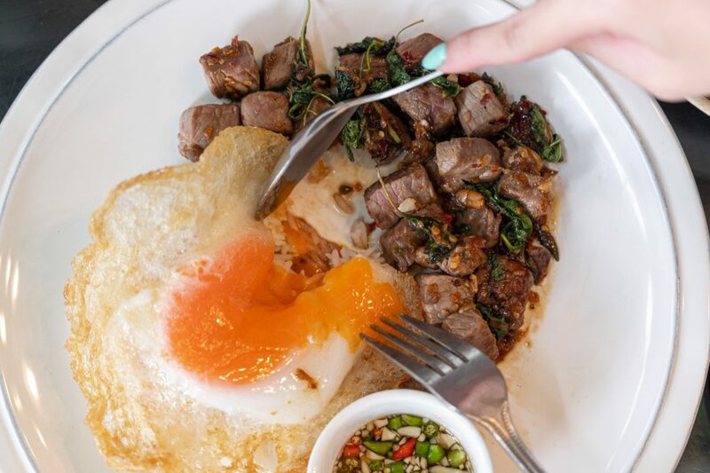 top 10+ restaurants for late night food in bangkok (2024 update)