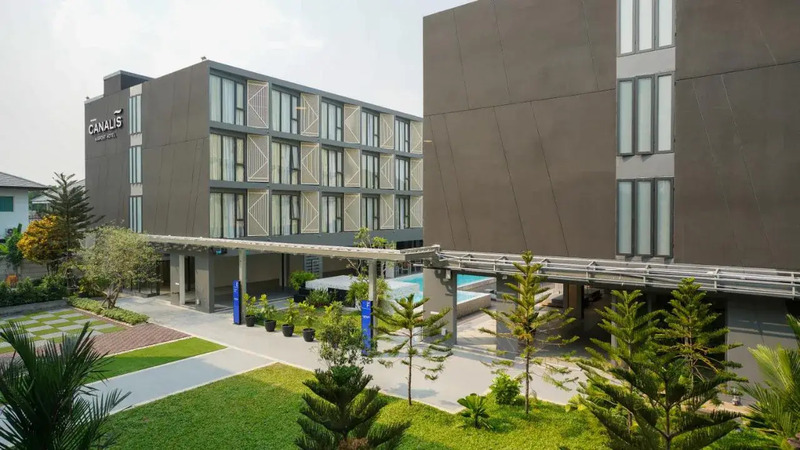 1. Canalis Suvarnabhumi Airport Hotel, 2. ลิแลครีแล็กซ์ เรสซิเดนซ์, 3. Mariya Boutique Residence, 4. Golden Nest Hotel Suvarnabhumi, 5. Orchid Resort, 6. Port Canary Boutique Hotel, 7. อรัณตา แอร์พอร์ต โฮเต็ล, 8. โรงแรม สุวรรณภูมิ สวีท, 9. pongsakorn Boutique Resort, 10. The O-Zone Airport Inn, Top 10+ โรงแรมย่านลาดกระบัง ราคาถูก ใกล้พระจอมเกล้าเจ้า ลาดกระบัง
