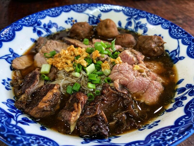 รวมร้านอาหารใกล้สนามบินหาดใหญ่ สงขลา ร้านอร่อยน่ากินเติมพลังให้เต็มอิ่มก่อนขึ้นเครื่อง!
