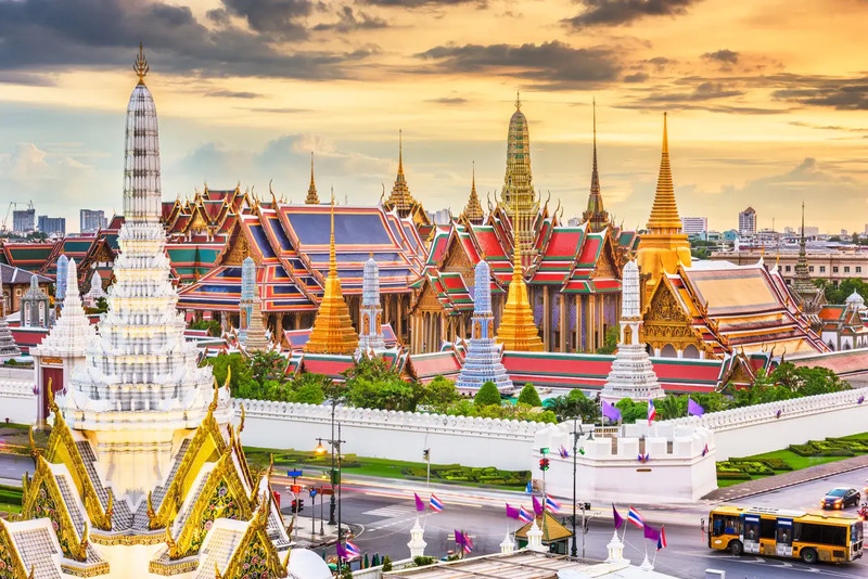 1. Siri Heritage Bangkok Hotel, 2. โรงแรมรัตนโกสินทร์, 3. ISSARA by d HOSTEL BANGKOK, 4. เฮาส์ ออฟ แมชชีน บูคิค โฮเทล กรุงเทพ, 5. Phra Nakhon Poshtel, 6. โรงแรม เนเบอร์ ภูธร, 7. 1905 Heritage Corner, 8. โรงแรมศาลารัตนโกสินทร์, 9. Sala Arun Hotel โรงแรมศาลาอรุณ, 10. Riva Arun Bangkok, Top 10+ โรงแรมใกล้วัดพระแก้ว เดินไปได้ มีที่จอดรถ