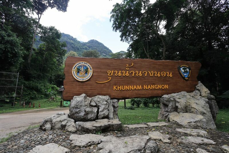 akha farmville, choui fong, singha park, กาดเจียงฮายรำลึก, ขุนน้ำนางนอน, คอฟฟี่ฮิลล์, จุดชมวิวดอยช้างมูบ, ช่องเขาขาด, ฐานปฏิบัติการดอยช้างมูบ, ดอยผาตั้ง, ดอยผาหมี, ดอยแม่สลอง, ตลาดแม่สาย, ตุงหลวงเฉลิมพระเกียรติ, ถนนคนเดินเชียงราย, ถ้ำหลวง ขุนน้ำนางนอน, ที่เที่ยวเชียงราย, ที่เที่ยวเชียงราย 2023, ที่เที่ยวเชียงราย 2566, ที่เที่ยวเชียงราย ธรรมชาติ, ที่เที่ยวเชียงราย ในเมือง, ที่เที่ยวเชียงรายใกล้ฉัน, ผาฮี้, พระธาตุดอยแม่ย่าม่อน, พระอุโบสถสีน้ำเงิน, พระโพธิสัตว์กวนอิมใหญ่ที่สุดในไทย, พิพิธภัณฑ์บ้านดำ, ฟาร์มแกะ ดอยช้าง, ภูชี้ดาว, ภูชี้ฟ้า, วัดป่าญะ, วัดพระธาตุดอยตุง, วัดพระธาตุแม่ย่าม่อน, วัดร่องขุ่น, วัดร่องเสือเต้น, วัดห้วยปลากั้ง, สวนคุณปู่ life museum, สวนคุณปู่ เชียงราย, สะพานไม้ไผ่ไร่ผาฮี้, สามเหลี่ยมทองคำ, สิงห์ปาร์ค, หมู่บ้านกะเหรี่ยงคอยาว, หมู่บ้านชาวเขากะเหรี่ยงคอยาว, หมู่บ้านสันติคีรี, อนุสาวรีย์พ่อขุนเม็งรายมหาราช, อาข่า ฟาร์ม, เชียงราย, เชียงราย 2023, เชียงราย 2566, เชียงรายไนท์บาซาร์, เที่ยวเชียงราย, โชคธรรมเจดีย์ 9 ชั้น, ไร่ชาฉุยฟง, ไฮเดรนเยีย ดอยแม่มอญ, ไฮเดรนเยียซัง, top 25+ ที่เที่ยวเชียงราย [กรกฎาคม 2024] ไหว้พระ ชมธรรมชาติ สัมผัสวิถีชีวิตชาวเขา ที่ดินแดนเหนือสุดประเทศไทย