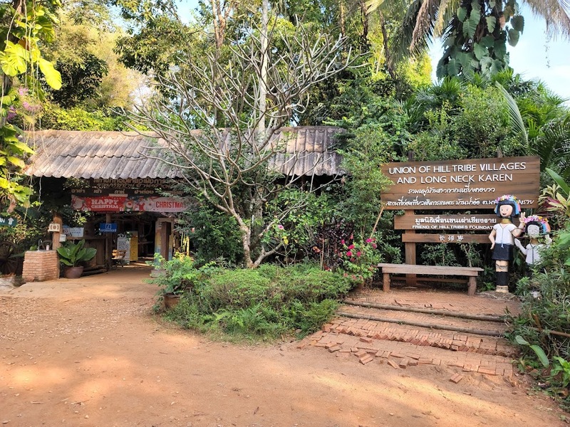 akha farmville, choui fong, singha park, กาดเจียงฮายรำลึก, ขุนน้ำนางนอน, คอฟฟี่ฮิลล์, จุดชมวิวดอยช้างมูบ, ช่องเขาขาด, ฐานปฏิบัติการดอยช้างมูบ, ดอยผาตั้ง, ดอยผาหมี, ดอยแม่สลอง, ตลาดแม่สาย, ตุงหลวงเฉลิมพระเกียรติ, ถนนคนเดินเชียงราย, ถ้ำหลวง ขุนน้ำนางนอน, ที่เที่ยวเชียงราย, ที่เที่ยวเชียงราย 2023, ที่เที่ยวเชียงราย 2566, ที่เที่ยวเชียงราย ธรรมชาติ, ที่เที่ยวเชียงราย ในเมือง, ที่เที่ยวเชียงรายใกล้ฉัน, ผาฮี้, พระธาตุดอยแม่ย่าม่อน, พระอุโบสถสีน้ำเงิน, พระโพธิสัตว์กวนอิมใหญ่ที่สุดในไทย, พิพิธภัณฑ์บ้านดำ, ฟาร์มแกะ ดอยช้าง, ภูชี้ดาว, ภูชี้ฟ้า, วัดป่าญะ, วัดพระธาตุดอยตุง, วัดพระธาตุแม่ย่าม่อน, วัดร่องขุ่น, วัดร่องเสือเต้น, วัดห้วยปลากั้ง, สวนคุณปู่ life museum, สวนคุณปู่ เชียงราย, สะพานไม้ไผ่ไร่ผาฮี้, สามเหลี่ยมทองคำ, สิงห์ปาร์ค, หมู่บ้านกะเหรี่ยงคอยาว, หมู่บ้านชาวเขากะเหรี่ยงคอยาว, หมู่บ้านสันติคีรี, อนุสาวรีย์พ่อขุนเม็งรายมหาราช, อาข่า ฟาร์ม, เชียงราย, เชียงราย 2023, เชียงราย 2566, เชียงรายไนท์บาซาร์, เที่ยวเชียงราย, โชคธรรมเจดีย์ 9 ชั้น, ไร่ชาฉุยฟง, ไฮเดรนเยีย ดอยแม่มอญ, ไฮเดรนเยียซัง, top 25+ ที่เที่ยวเชียงราย [กรกฎาคม 2024] ไหว้พระ ชมธรรมชาติ สัมผัสวิถีชีวิตชาวเขา ที่ดินแดนเหนือสุดประเทศไทย