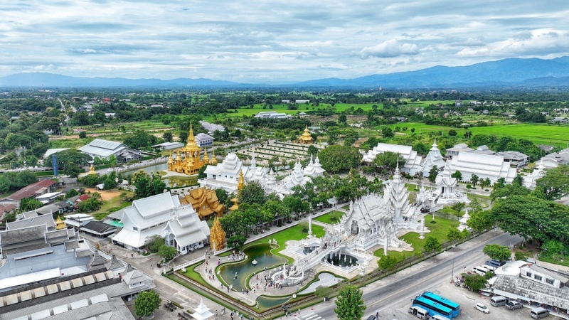 akha farmville, choui fong, singha park, กาดเจียงฮายรำลึก, ขุนน้ำนางนอน, คอฟฟี่ฮิลล์, จุดชมวิวดอยช้างมูบ, ช่องเขาขาด, ฐานปฏิบัติการดอยช้างมูบ, ดอยผาตั้ง, ดอยผาหมี, ดอยแม่สลอง, ตลาดแม่สาย, ตุงหลวงเฉลิมพระเกียรติ, ถนนคนเดินเชียงราย, ถ้ำหลวง ขุนน้ำนางนอน, ที่เที่ยวเชียงราย, ที่เที่ยวเชียงราย 2023, ที่เที่ยวเชียงราย 2566, ที่เที่ยวเชียงราย ธรรมชาติ, ที่เที่ยวเชียงราย ในเมือง, ที่เที่ยวเชียงรายใกล้ฉัน, ผาฮี้, พระธาตุดอยแม่ย่าม่อน, พระอุโบสถสีน้ำเงิน, พระโพธิสัตว์กวนอิมใหญ่ที่สุดในไทย, พิพิธภัณฑ์บ้านดำ, ฟาร์มแกะ ดอยช้าง, ภูชี้ดาว, ภูชี้ฟ้า, วัดป่าญะ, วัดพระธาตุดอยตุง, วัดพระธาตุแม่ย่าม่อน, วัดร่องขุ่น, วัดร่องเสือเต้น, วัดห้วยปลากั้ง, สวนคุณปู่ life museum, สวนคุณปู่ เชียงราย, สะพานไม้ไผ่ไร่ผาฮี้, สามเหลี่ยมทองคำ, สิงห์ปาร์ค, หมู่บ้านกะเหรี่ยงคอยาว, หมู่บ้านชาวเขากะเหรี่ยงคอยาว, หมู่บ้านสันติคีรี, อนุสาวรีย์พ่อขุนเม็งรายมหาราช, อาข่า ฟาร์ม, เชียงราย, เชียงราย 2023, เชียงราย 2566, เชียงรายไนท์บาซาร์, เที่ยวเชียงราย, โชคธรรมเจดีย์ 9 ชั้น, ไร่ชาฉุยฟง, ไฮเดรนเยีย ดอยแม่มอญ, ไฮเดรนเยียซัง, top 25+ ที่เที่ยวเชียงราย [กรกฎาคม 2024] ไหว้พระ ชมธรรมชาติ สัมผัสวิถีชีวิตชาวเขา ที่ดินแดนเหนือสุดประเทศไทย