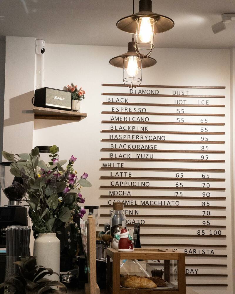 คาเฟ่ จังหวัดเพชรบุรี : รวมคาเฟ่น่านั่ง บรรยากาศดี ไม่ควรพลาด จังหวัดเพชรบุรี!