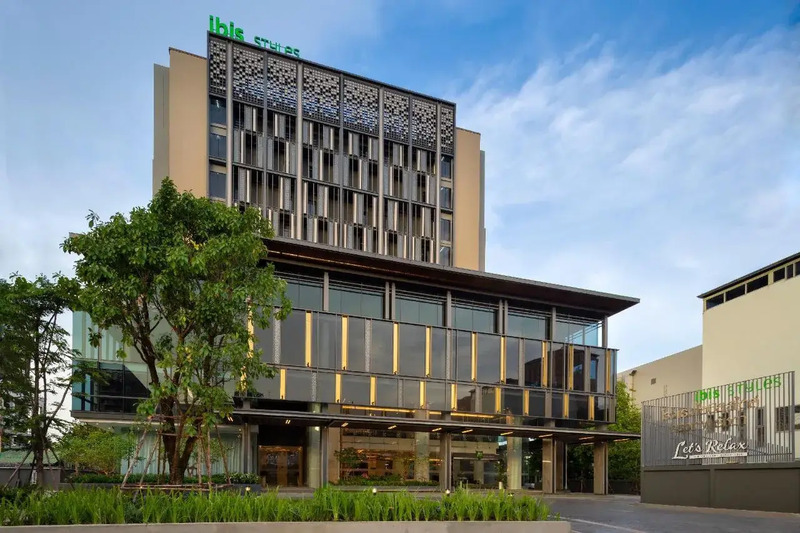 1. ibis Styles Bangkok Ratchada, 2. Amaranta Hotel, 3. Kitzio house, 4. MeStyle Garage Hotel, 5. โรงแรมสวิสโซเทล กรุงเทพ รัชดา, 6. Praso Ratchada 12, 7. The Park Residence @ Bangkok, 8. กราฟ โฮเทล, 9. โรงแรม ดิ เอมเมอรัลด์, 10. My Hotel Ratchada CMYK, Top 10+ โรงแรมใกล้ MRT ห้วยขวาง ทำเลดี คุ้มค่ากับเงินที่จ่าย!