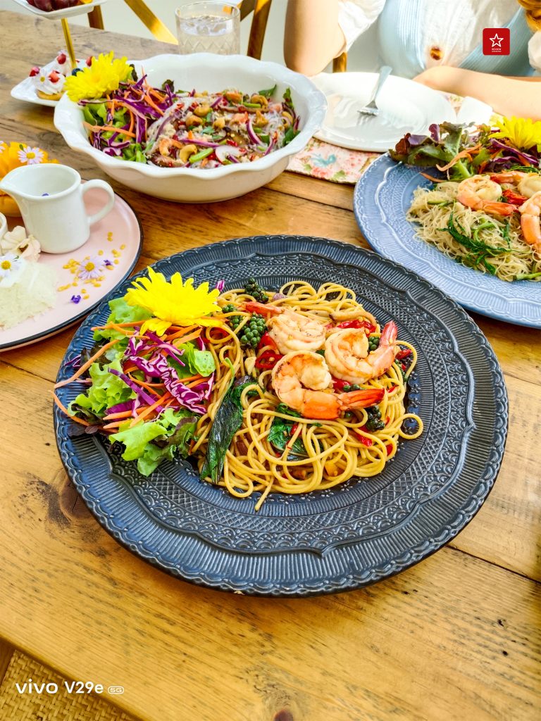 99villaandcafe, reviewchiangmai, vivo, vivov29e5g, คาเฟ่เชียงใหม่, ที่เที่ยวเชียงใหม่, รีวิวเชียงใหม่, ออร่าพอร์ตเทรตพิเศษทุกความรู้สึก, คาเฟ่เปิดใหม่ สดใส สไตล์ floral 99 villa&café
