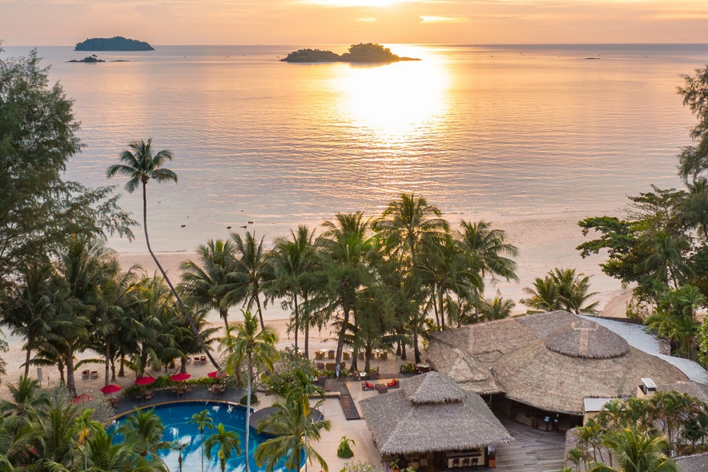 awa resort, dewa koh chang, emerald cove, kacha resort, kc grande, koh chang hotels, koh chang hotels white sand beach, koh chang resort, marina sands resort, mercure, pajamas koh chang, resolution resort, santhiya tree koh chang resort, vayna boutique koh chang, กจาปุรี รีสอร์ท, คชา รีสอร์ท, คลองพร้าว รีสอร์ท, จังหวัดตราด, ณ ธารา รีสอร์ท, ณ ธารา รีสอร์ท เกาะช้าง, ตราด, ท่องเที่ยวภาคตะวันออก, ที่กิน ที่เที่ยว, ที่พักเกาะช้าง, ที่พักเกาะช้าง 2024, ที่พักเกาะช้าง 2567, ที่พักเกาะช้าง ติดทะเล, ที่พักเกาะช้างติดทะเล, ที่พักเกาะช้างติดทะเล 2024, ที่พักเกาะช้างติดทะเล 2567, ปาจามัส เกาะช้าง, ฟลอร่า ไอทะเล รีสอร์ท, มารีน่าแซนด์ รีสอร์ท, รามายานา เกาะช้าง, รีสอร์ทเกาะช้าง, รีสอร์ทเกาะช้าง 2024, สันธิญา ทรี เกาะช้าง รีสอร์ท, หาดคลองพร้าว, หาดทรายขาว, หาดไก่แบ้, อาน่า รีสอร์ท แอนด์ สปา, อ่าวใบลาน, เกาะช้าง, เกาะช้าง 2024, เกาะช้าง 2567, เกาะช้าง ที่พัก, เกาะช้าง ที่พัก 2024, เกาะช้าง ที่พัก 2567, เค บี รีสอร์ต, เค บี รีสอร์ท เกาะช้าง, เคซี แกรนด์, เซ็นทารา เกาะช้าง ทรอปิคานา รีสอร์ท, เดวา เกาะช้าง, เดอะ ชิลล์ รีสอร์ท, เดอะ ชิลล์ เกาะช้าง, เดอะสแปลช เกาะช้าง, เดอะเดวา, เที่ยวจังหวัดตราด, เนเจอร์บีช รีสอร์ท, เมอร์เคียว, เมอร์เคียว เกาะช้าง, เรโซลูชั่น รีสอร์ท, เวย์นา บูทิก เกาะช้าง, เอวา รีสอร์ท, โรงแรมดิเอ็มเมรัลโคฟ, โรงแรมเกาะช้าง, top 30+ ที่พักเกาะช้าง [กรกฎาคม 2024] ติดทะเล พักผ่อนสุดชิล ริมทะเลสีฟ้าคราม