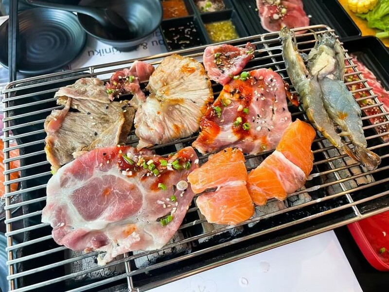 ร้านอาหารบุฟเฟ่ต์ นนทบุรี ติวานนท์ ปากเกร็ด บุฟเฟ่ต์ปิ้งย่าง ชาบู ซูชิ อิ่มได้แบบไม่อั้นแบบสุดคุ้ม!