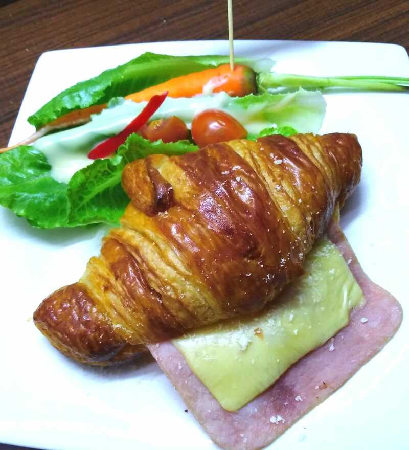 ร้านอาหารสนามหลวง : แนะนำ 15 ร้านอาหารอร่อยใกล้สนามหลวงที่ควรแวะไปลอง