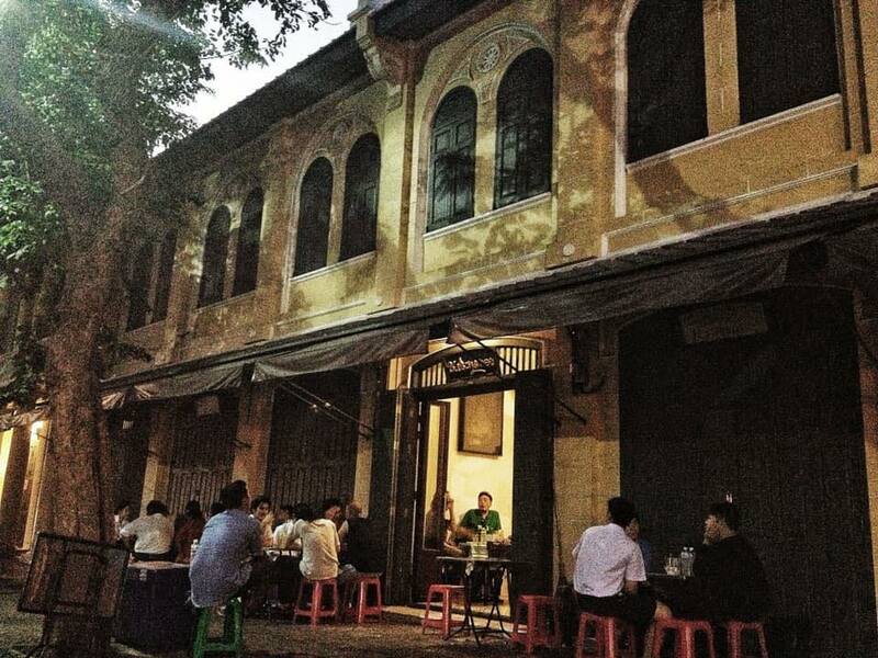 ร้านอาหารสนามหลวง : แนะนำ 15 ร้านอาหารอร่อยใกล้สนามหลวงที่ควรแวะไปลอง