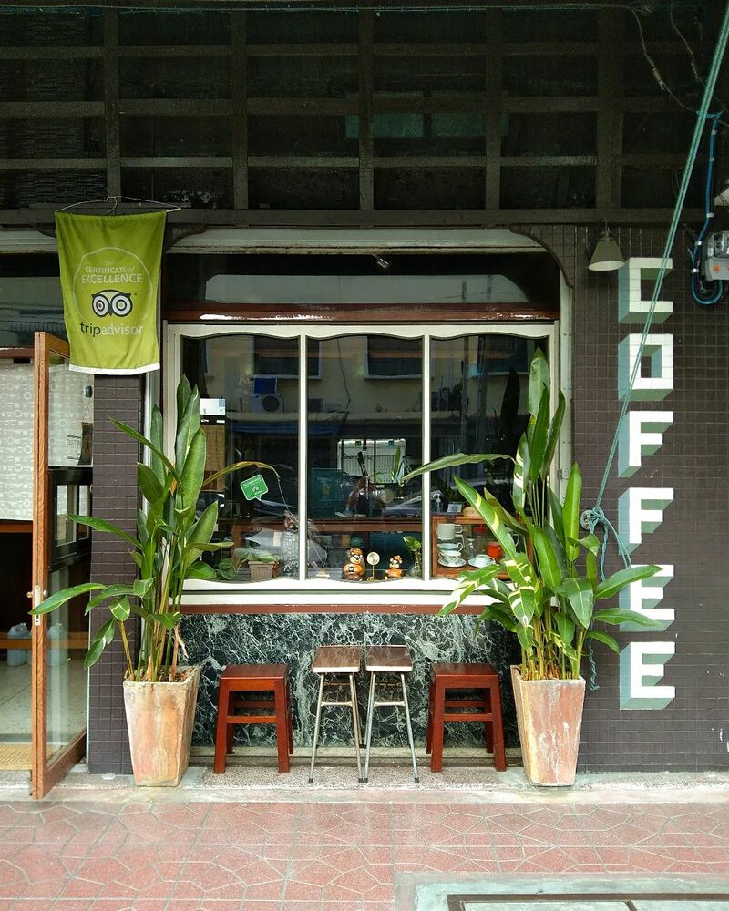 ร้านอาหารสนามหลวง : แนะนำ 15 ร้านอาหารอร่อยใกล้สนามหลวงที่ควรแวะไปลอง