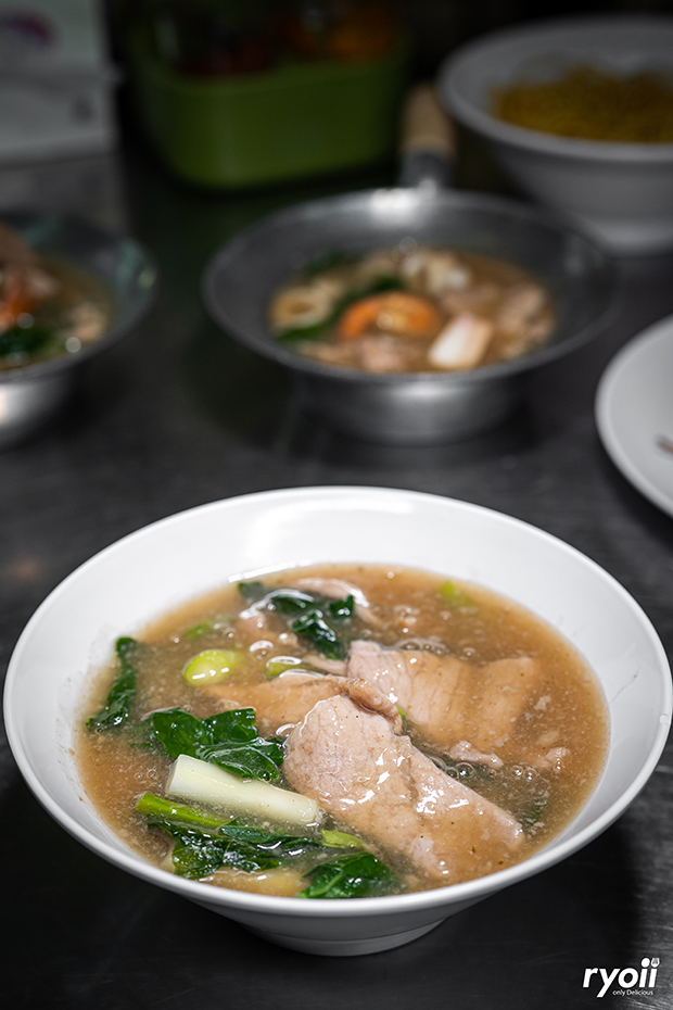 ร้านอาหารสนามหลวง : แนะนำ 15 ร้านอาหารอร่อยใกล้สนามหลวงที่ควรแวะไปลอง