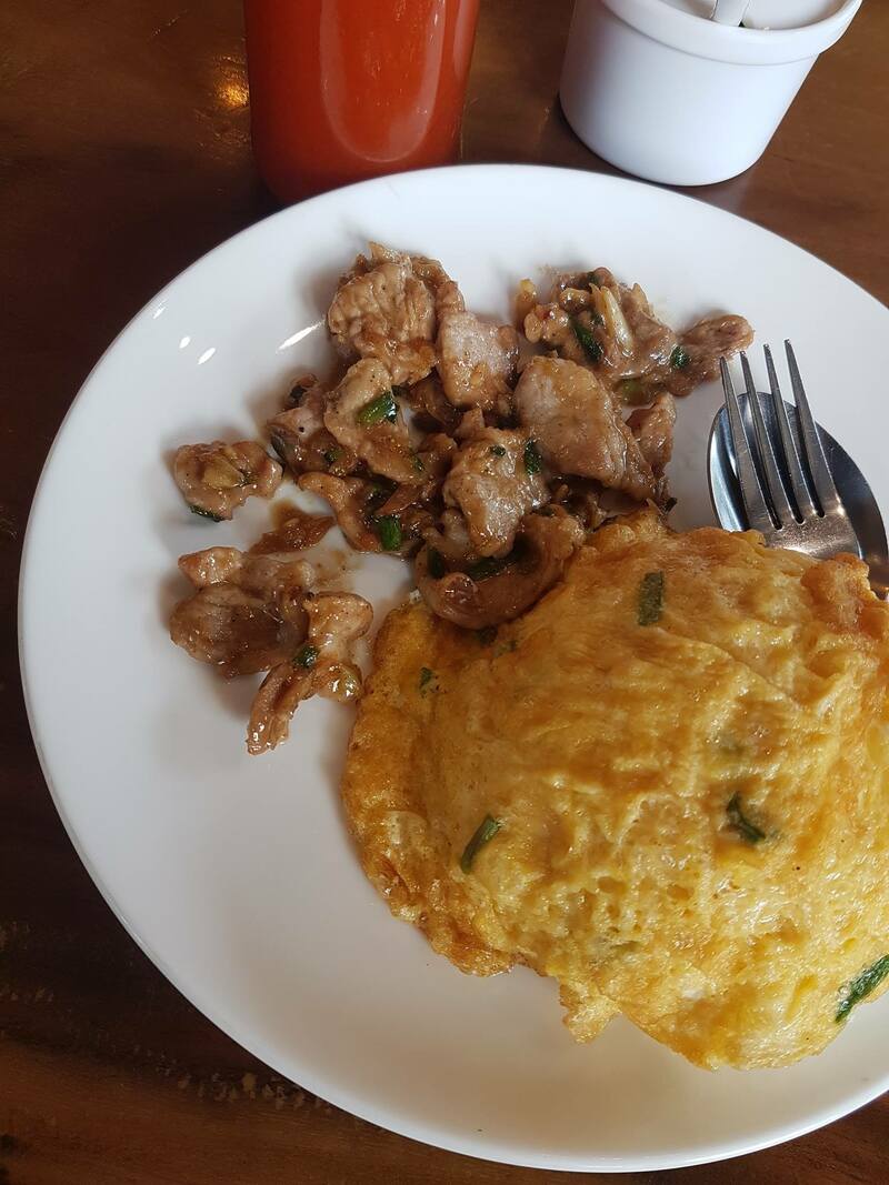 ร้านอาหารสนามหลวง : แนะนำ 15 ร้านอาหารอร่อยใกล้สนามหลวงที่ควรแวะไปลอง