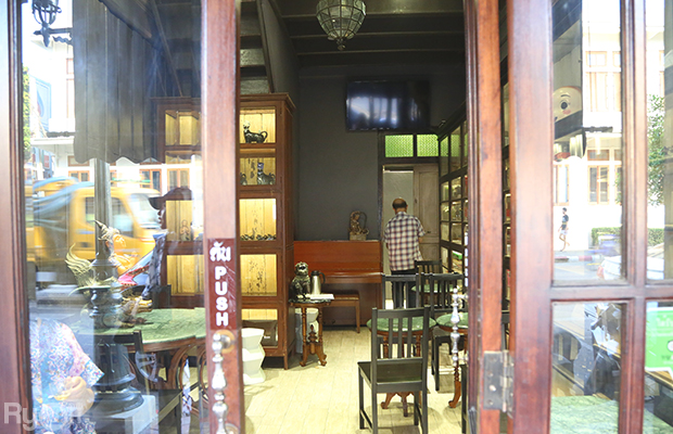 ร้านอาหารสนามหลวง : แนะนำ 15 ร้านอาหารอร่อยใกล้สนามหลวงที่ควรแวะไปลอง