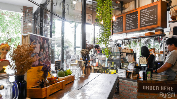 ร้านอาหารสนามหลวง : แนะนำ 15 ร้านอาหารอร่อยใกล้สนามหลวงที่ควรแวะไปลอง