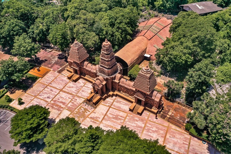 ซาฟารี ปาร์ค, ต้นจามจุรียักษ์, ทางรถไฟสายมรณะ, ที่พัก, ที่เที่ยว, ที่เที่ยวกาญจนบุรี, ที่เที่ยวกาญจนบุรี 2024, ที่เที่ยวกาญจนบุรี 2567, ที่เที่ยวกาญจนบุรี ธรรมชาติ, น้ำตกห้วยแม่ขมิ้น, น้ําตกเอราวัณ, วัดถ้ำเสือ กาญจนบุรี, สวนสัตว์เปิด ซาฟารี ปาร์ค แอนด์ แคมป์, สะพานข้ามแม่น้ำแคว, สะพานมอญ สังขละบุรี, เขาช้างเผือก, เขื่อนศรีนครินทร์, เที่ยวกาญจนบุรี, เที่ยวกาญจนบุรี 2024, เที่ยวกาญจนบุรี 2567, เที่ยวเมืองกาญ, top 30+ ที่เที่ยวกาญจนบุรี [กรกฎาคม 2024] สัมผัสธรรมชาติ ใกล้กรุงเทพฯ