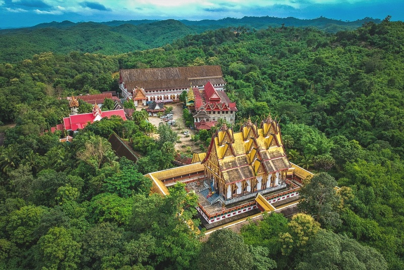 ซาฟารี ปาร์ค, ต้นจามจุรียักษ์, ทางรถไฟสายมรณะ, ที่พัก, ที่เที่ยว, ที่เที่ยวกาญจนบุรี, ที่เที่ยวกาญจนบุรี 2024, ที่เที่ยวกาญจนบุรี 2567, ที่เที่ยวกาญจนบุรี ธรรมชาติ, น้ำตกห้วยแม่ขมิ้น, น้ําตกเอราวัณ, วัดถ้ำเสือ กาญจนบุรี, สวนสัตว์เปิด ซาฟารี ปาร์ค แอนด์ แคมป์, สะพานข้ามแม่น้ำแคว, สะพานมอญ สังขละบุรี, เขาช้างเผือก, เขื่อนศรีนครินทร์, เที่ยวกาญจนบุรี, เที่ยวกาญจนบุรี 2024, เที่ยวกาญจนบุรี 2567, เที่ยวเมืองกาญ, top 30+ ที่เที่ยวกาญจนบุรี [กรกฎาคม 2024] สัมผัสธรรมชาติ ใกล้กรุงเทพฯ