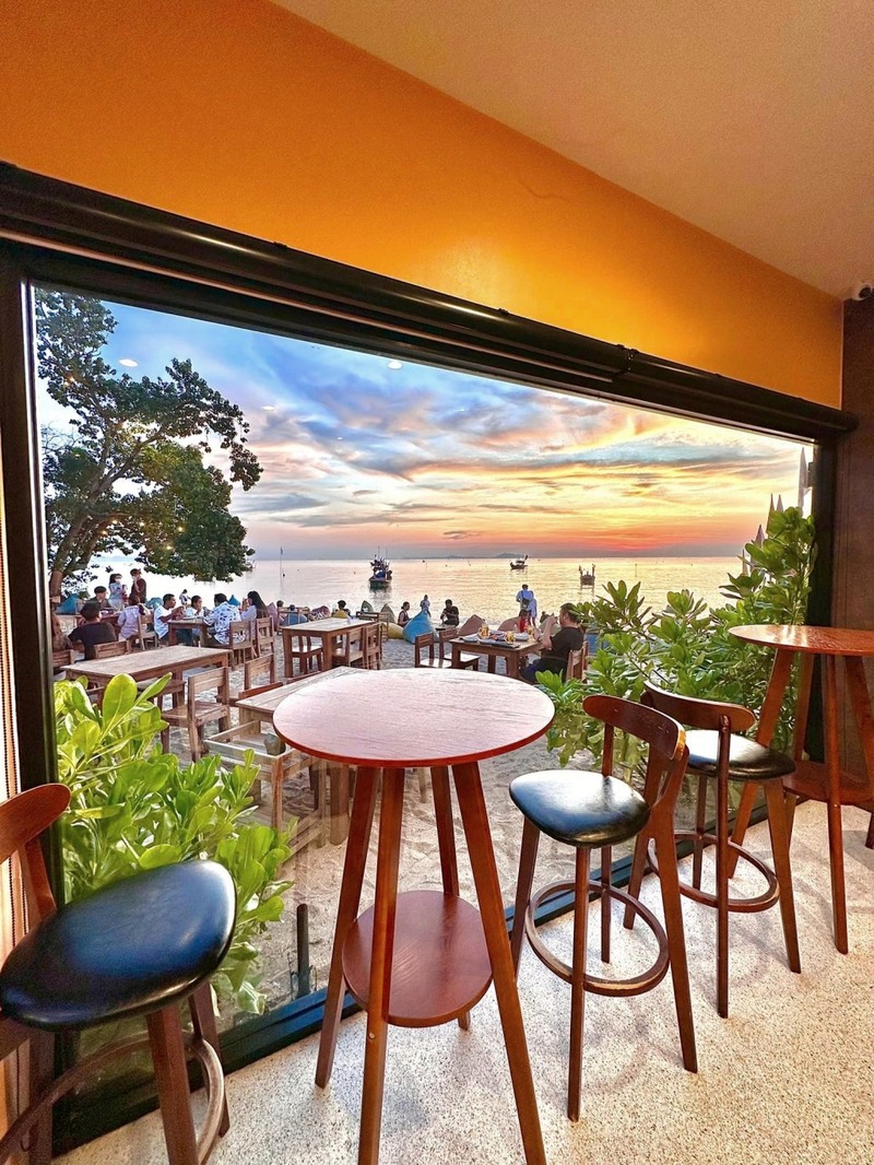 artory cafe & crafts, namon nomwan, open house cafe, red temp coffee, seafood club bangsean, จุดชมวิวเขาสามมุข, ซีฟู้ดคลับ บางแสน, ตลาดหนองมน, ถนนคนเดินบางแสน, ทะเลบางแสน, ที่เที่ยวบางแสน, ที่เที่ยวบางแสน 2023, ที่เที่ยวบางแสน 2024, ที่เที่ยวบางแสน 2566, บางแสน, บางแสน 2024, บางแสน 2567, สวนสัตว์เปิดเขาเขียว, หน้ามนหนมหวาน, หาดบางแสน, หาดวอนนภา, อ่างเก็บน้ำบางพระ, เขาสามมุข, เที่ยวบางแสน, เที่ยวบางแสน 2024, เที่ยวบางแสน 2567, top 21+ ที่เที่ยวบางแสน [กรกฎาคม 2024] ที่ต้องแวะเช็คอิน พักผ่อนสบาย ๆ ในช่วงวันหยุด
