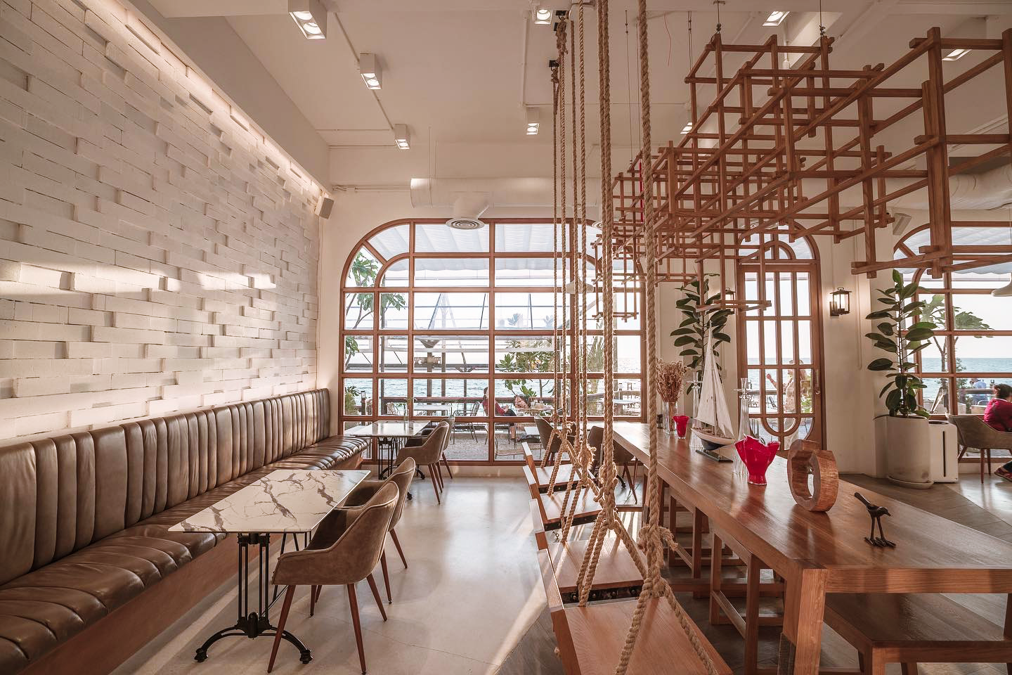 artory cafe & crafts, namon nomwan, open house cafe, red temp coffee, seafood club bangsean, จุดชมวิวเขาสามมุข, ซีฟู้ดคลับ บางแสน, ตลาดหนองมน, ถนนคนเดินบางแสน, ทะเลบางแสน, ที่เที่ยวบางแสน, ที่เที่ยวบางแสน 2023, ที่เที่ยวบางแสน 2024, ที่เที่ยวบางแสน 2566, บางแสน, บางแสน 2024, บางแสน 2567, สวนสัตว์เปิดเขาเขียว, หน้ามนหนมหวาน, หาดบางแสน, หาดวอนนภา, อ่างเก็บน้ำบางพระ, เขาสามมุข, เที่ยวบางแสน, เที่ยวบางแสน 2024, เที่ยวบางแสน 2567, top 21+ ที่เที่ยวบางแสน [กรกฎาคม 2024] ที่ต้องแวะเช็คอิน พักผ่อนสบาย ๆ ในช่วงวันหยุด
