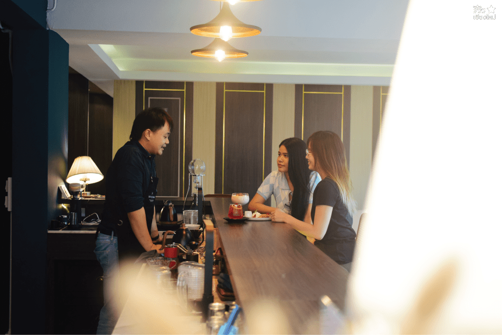 ฤไท ร้าน Slow Bar Coffee เชียงใหม่ ที่คอกาแฟห้ามพลาด!