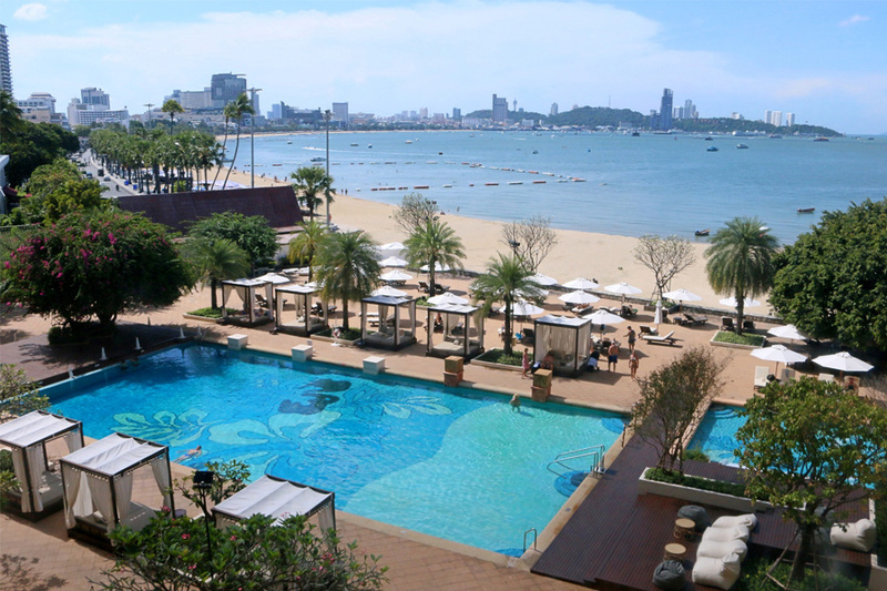 1. โรงแรมรอยัล คลิฟ บีช พัทยา (Royal Cliff Beach Hotel Pattaya), 2. ดุสิตธานี พัทยา (Dusit Thani Pattaya), 3. แอตแลนติส คอนโด รีสอร์ต พัทยา (Atlantis Condo Resort Pattaya), 4. โรงแรมเมอเวนพิค สยาม นาจอมเทียน พัทยา (M&ouml;venpick Siam Hotel Na Jomtien Pattaya), 5. โกลเดน ทิวลิป พัทยา บีช รีสอร์ต (Golden Tulip Pattaya Beach Resort), 6. การ์เดน ซีวิว รีสอร์ต (Garden Sea View Resort), 7. คราม พัทยา (Kram Pattaya), 8. อมารี พัทยา (Amari Pattaya), 9. ยู พัทยา (U Pattaya), 10. ซีไซด์ จอมเทียน บีช (Seaside Jomtien Beach), 11. วีรันดา รีสอร์ท พัทยา นาจอมเทียน (Veranda Resort Pattaya Na Jomtien), 12. แซนดาเล รีสอร์ท (Sandalay Resort), 13. ซีบรีซ จอมเทียน รีสอร์ท (Sea Breeze Jomtien Resort), 14. โรงแรมเซเว่นซีชิค (Seven Zea Chic Hotel), 15. แซนโมราด้า พัทยา (Zand Morada Pattaya), Top 15+ ที่พักพัทยา 2567 ที่พักพูลวิลล่า สวยๆ ติดทะเล ราคาไม่แพง