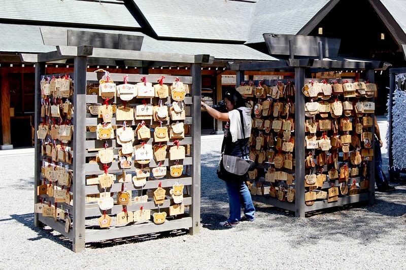 asahiyama zoo, daimaru, hill of the buddha, hokkaido shrine, jigokudani noboribetsu, lake shikotsu, makomonai takino, mt. moiwa, nijo market, nikka, ningle terrance, niseko village ski resort, noren yokocho, otaru, otaru aquarium, sapporo station, sapporo stellar place, snow festival, susukino, tanukikoji, ขนมฮอกไกโด, คลองโอตารุ, จุดชมวิวโมอิวะ, ซัปโปโร, ซูซูกิโนะ, ตลาดนิโจ, ทะเลสาปชิโกสึ, ทานูกิโคจิ, นิเซโกะ สกีรีสอร์ท, พิพิธภัณฑ์สัตว์น้ำโอตารุ, ภูเขาโมอิวะ, ย่านซูซูกิโนะ, ลานสกีฮอกไกโด, ศาลเจ้าฮอกไกโด, สถานีรถไฟซัปโปโร, สวนสัตว์อาซาฮิยามะ, หมู่บ้านเทพนิยาย, หุบเขานรก, ฮอกไกโด 2024, ฮอกไกโด 2567, เที่ยวฮอกไกโด 2024, เที่ยวฮอกไกโด 2567, เนินเขาแห่งพระพุทธเจ้า, เเล่นสกีฮอกไกโด, แลนด์มาร์ฮอกไกโด, โมอาย ฮอกไกโด, top 15+ ที่เที่ยวฮอกไกโด 2024 เก็บทุกจุดแลนด์มาร์ค บรรยากาศฟินๆ