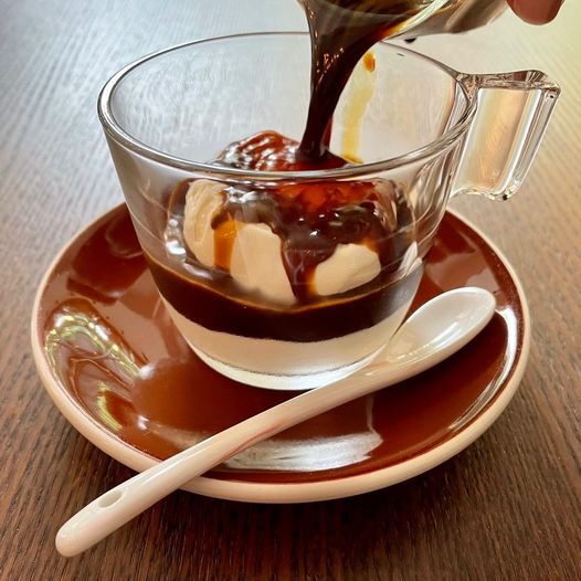 top 10+ ร้านขนมพรีเมียม คาเฟ่ของคนรักขนมหวาน ขนมไทย ย่านทองหล่อ-เอกมัย