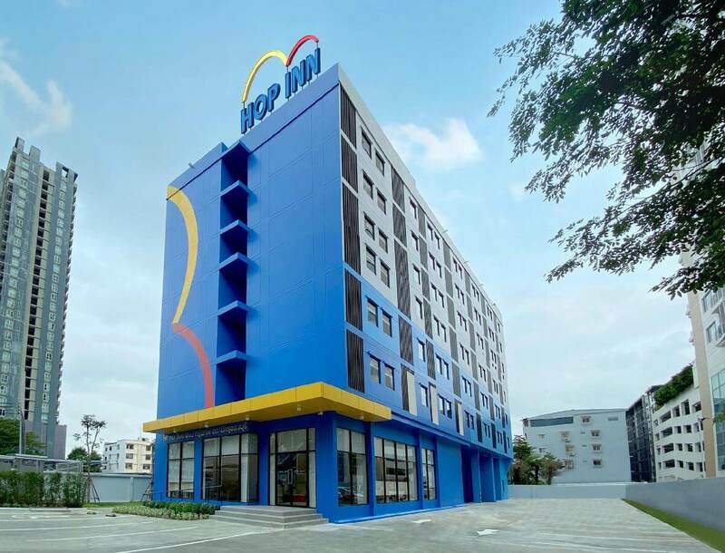 1. โรงแรมฮ็อป อินน์ กรุงเทพ สถานีกรุงธนบุรี, 2. โรงแรมเอมเฮาส์ กรุงเทพ, 3. โรงแรมดิเอ็กซ์แคปปิตอล, 4. White Ivory Bed and Breakfast, 5. The Pattern Boutique Hotel, 6. นาคา เรสซิเดนซ์, 7. Varmtel, 8. แกรนด์ ทาวเวอร์ อินน์ สาทร, 9. U-Sabai Hotel, Top 9+ โรงแรมใกล้ BTS กรุงธนบุรี ราคาหลักร้อย
