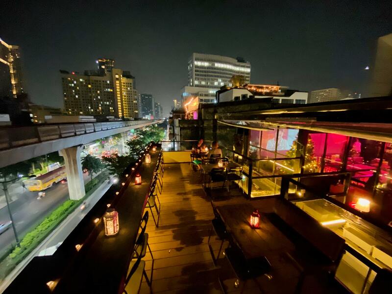 ร้าน hang out นั่งชิล กทม. รวมร้านเด็ดบรรยากาศดีแฮงเอาท์ไม่ควรพลาด!
