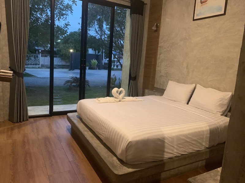 top 9+ ที่พักเพชรบุรี 2567 ที่พักเปิดใหม่ติดถนนเพชรเกษมในเมือง ริมน้ำ ริมทะเล ราคาถูก