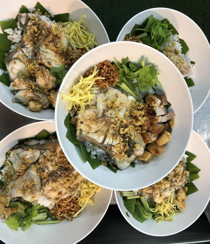 ร้านข้าวต้มปลา ภูเก็ต : ข้าวต้ม ซีฟู้ด เจ้าเด็ดประจำเมืองภูเก็ต ไม่แวะไม่ได้!!