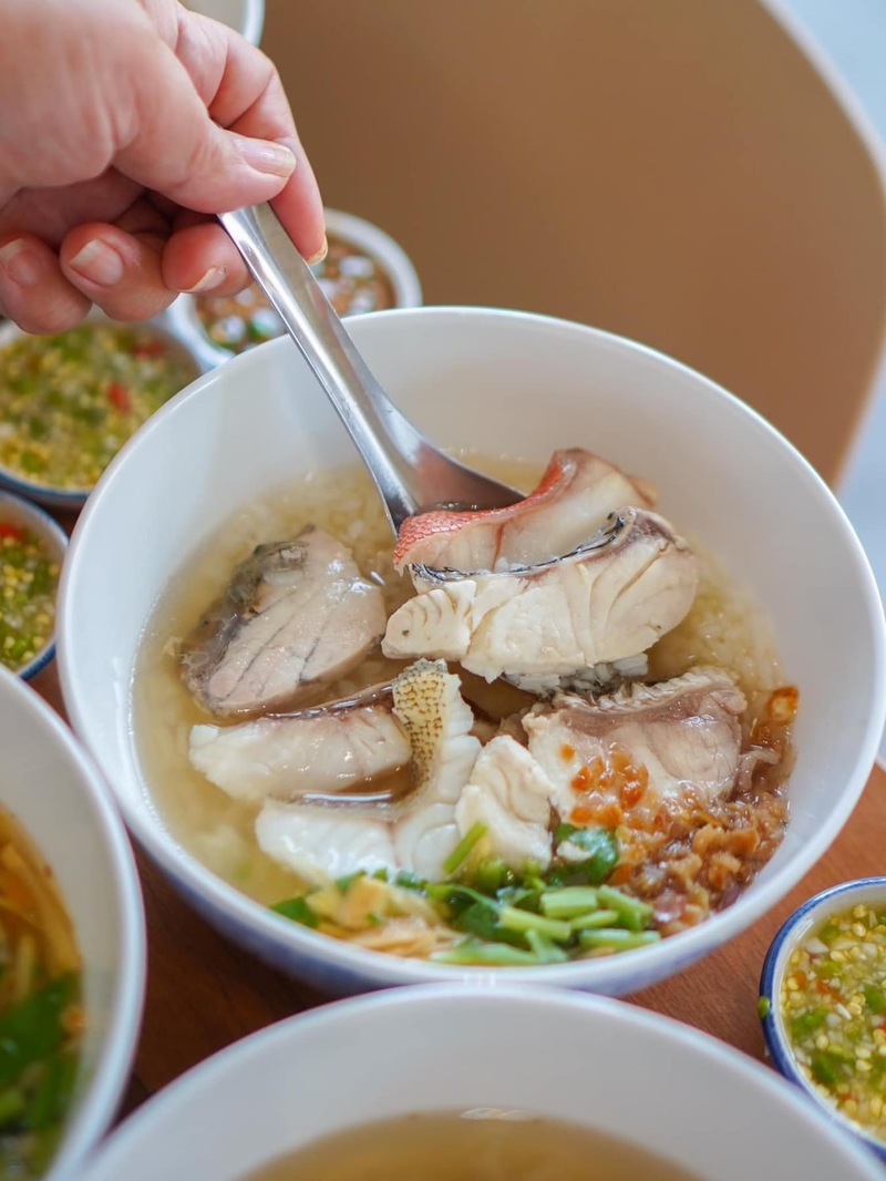 ร้านข้าวต้มปลา ภูเก็ต : ข้าวต้ม ซีฟู้ด เจ้าเด็ดประจำเมืองภูเก็ต ไม่แวะไม่ได้!!