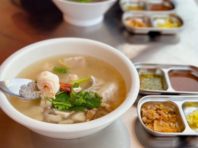 ร้านข้าวต้มปลา ภูเก็ต : ข้าวต้ม ซีฟู้ด เจ้าเด็ดประจำเมืองภูเก็ต ไม่แวะไม่ได้!!