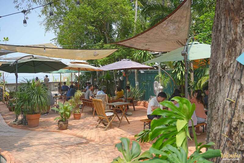 คาเฟ่ศรีราชา, ศรีราชา, little town sriracha สูดกลิ่นไอทะเล ในคาเฟ่สุดโฮมมี่  