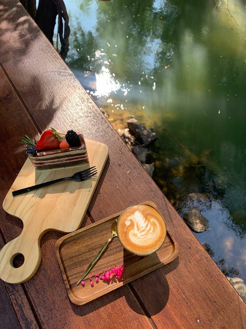 top 7+ คาเฟ่ริมน้ำเขาใหญ่ จิบกาแฟสัมผัสลมเก๋ๆ ช่วงฤดูฝน