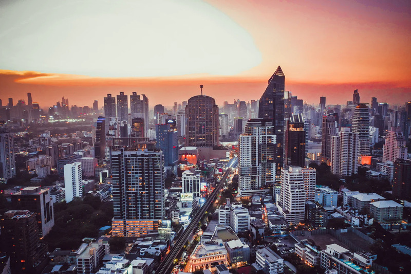 1. แกรนด์เซ็นเตอร์พอยต์ สุขุมวิท 55, 2. Jasmine 59 Hotel, 3. โรงแรมนิกโกกรุงเทพ, 4. The Salil Hotel Sukhumvit 57 – Thonglor, 5. Metropole Bangkok, 6. แอสคอทท์ ทองหล่อ, 7. Hotel JAL City Bangkok, 8. MUU Bangkok Hotel, 9. Bangkok Marriott Hotel Sukhumvit, 10. Madi Paidi Bangkok, Autograph Collection, Top 10+ โรงแรม 5 ดาวย่านทองหล่อ สวยหรู น่านอนพักผ่อน!
