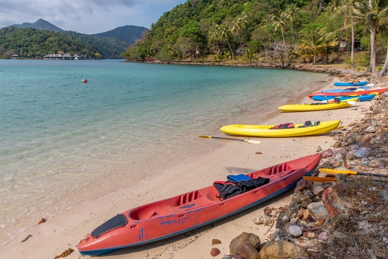 secret sunset beach, จุดชมวิวแหลมงอบ, ชุมชนบ้านน้ำเชี่ยว, ตราด, ที่เที่ยวตราด, ที่เที่ยวตราด 2024, ที่เที่ยวตราด 2567, น้ำตกคลองแก้ว, พระจมน้ำ เขาระกำ, วัดบุปผาราม, วัดปลายคลอง, ศาลเจ้าพ่อหลักเมืองตราด, สลักเพชร, หาดบานชื่น, หาดลับ ตราด, อันซีน ตราด, อ่าวตาลคู่, อ่าวสลักเพชร, อุทยานแห่งชาติน้ำตกคลองแก้ว, อุทยานแห่งชาติหมู่เกาะช้าง, เกาะกระดาด, เกาะกูด, เกาะกูด 2024, เกาะง่าม, เกาะช้าง, เกาะช้าง 2024, เกาะหมาก, เขาระกำ, เที่ยวตราด, เที่ยวตราด 2024, เที่ยวตราด 2567, top 15+ ที่เที่ยวตราด [กรกฎาคม 2024] มหัศจรรย์เมืองเกาะครึ่งร้อย ทะเลสวย น้ำใส ปะการังหลากสี