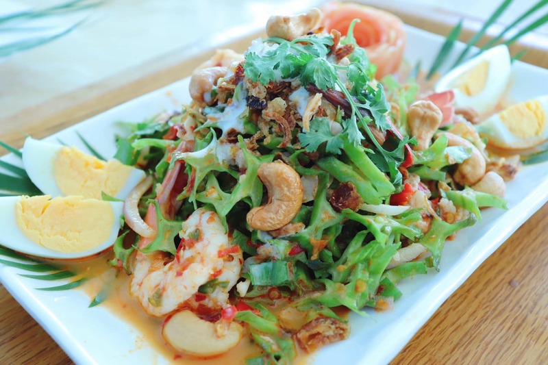 ร้านอาหารริมทะเล พัทยา : รวมร้านบรรยากาศดี พิกัด : ริมหาดพัทยา ไม่ไปไม่ได้แล้ววว
