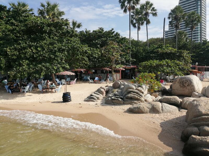 ร้านอาหารริมทะเล พัทยา : รวมร้านบรรยากาศดี พิกัด : ริมหาดพัทยา ไม่ไปไม่ได้แล้ววว