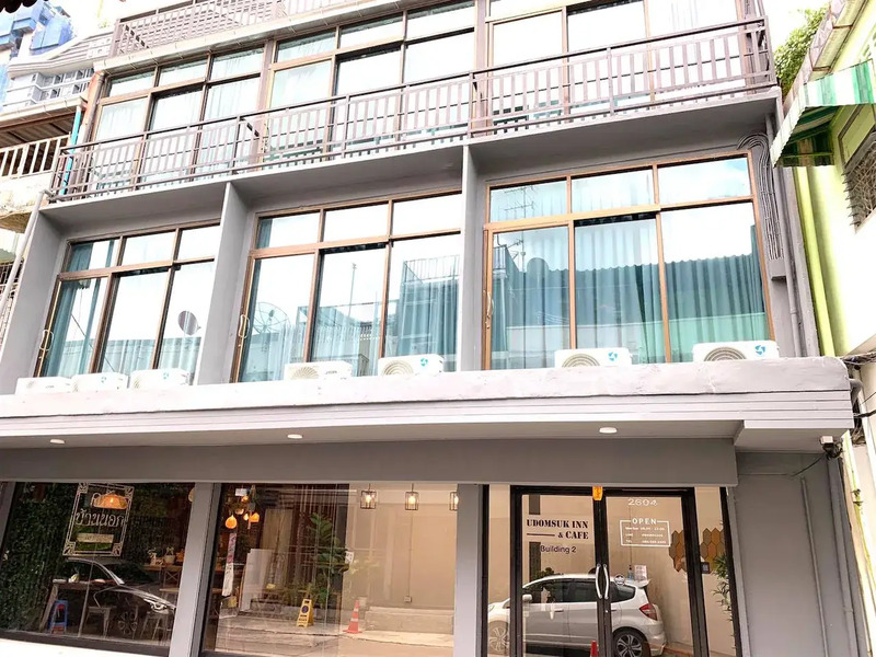 1. Udomsuk Inn &amp; Cafe, 2. SooK Station, 3. Wander Wonder, 4. Buri Hostel, 5. โรงแรมตรรกะ, 6. Lily Hotel Bangkok, 7. โรงแรมมาร์ซี่, Top 7+ โรงแรมย่านอุดมสุข ใกล้ BTS ราคาหลักร้อย
