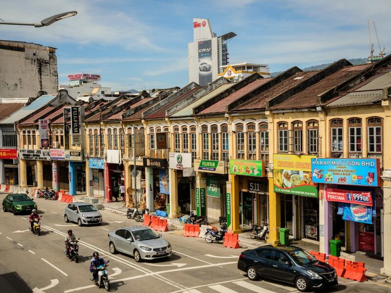 batu ferringhi, butterfly farm, chew jetty, chulia street, chulia street night hawker stall, david goh, entopia, george town, interactive painting, kek lok si, lok lok, penang butterfly farm, penang hills, penang street arts, pinang peranakan mansion, rainbow skywalk, spedahub, street arts, the mugshot cafe, top view, tropical spice garden, wan tan mee, กิจกรรมปาร์ตี้ในสวน, คฤหาสน์เปอรานากัน, จอร์จ ทาวน์, จุดถ่ายรูปปีนัง, จูเลีย สตรีท, ชายหาดบาตู, ทางเดินลอยฟ้าสายรุ้ง, นั่งรถไฟไปปีนัง, ปีนัง2023, ภาพวาดกำแพง, มาเลเซีย2023, วัดเก็กลกสี่, วัดเขาเต่า, สตรีทฟู๊ดปีนัง, สตรีทอาร์ตปีนัง, สถานที่ท่องเที่ยวปีนัง, สถานที่ท่องเที่ยวมาเลเซีย, สวนผีเสื้อ, สวนพฤกษศาตร์, หมู่บ้านชาวประมง, เกาะปีนัง, เจดีย์สมเด็จพระรามหก, เที่ยวปีนัง, เที่ยวปีนังมาเลเซีย, เที่ยวมาเลเซีย, เที่ยวมาเลเซียปีนัง, เบเกอรี่จอร์จทาวน์, top 12+ ที่เที่ยวปีนัง มาเลเซีย 2024 แบบสายชิลล์ ชมสตรีทอาร์ต แวะทานสตรีทฟู๊ด