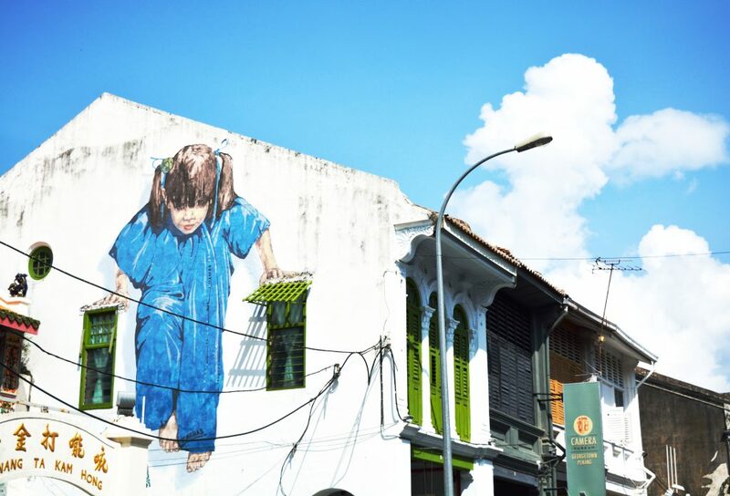 batu ferringhi, butterfly farm, chew jetty, chulia street, chulia street night hawker stall, david goh, entopia, george town, interactive painting, kek lok si, lok lok, penang butterfly farm, penang hills, penang street arts, pinang peranakan mansion, rainbow skywalk, spedahub, street arts, the mugshot cafe, top view, tropical spice garden, wan tan mee, กิจกรรมปาร์ตี้ในสวน, คฤหาสน์เปอรานากัน, จอร์จ ทาวน์, จุดถ่ายรูปปีนัง, จูเลีย สตรีท, ชายหาดบาตู, ทางเดินลอยฟ้าสายรุ้ง, นั่งรถไฟไปปีนัง, ปีนัง2023, ภาพวาดกำแพง, มาเลเซีย2023, วัดเก็กลกสี่, วัดเขาเต่า, สตรีทฟู๊ดปีนัง, สตรีทอาร์ตปีนัง, สถานที่ท่องเที่ยวปีนัง, สถานที่ท่องเที่ยวมาเลเซีย, สวนผีเสื้อ, สวนพฤกษศาตร์, หมู่บ้านชาวประมง, เกาะปีนัง, เจดีย์สมเด็จพระรามหก, เที่ยวปีนัง, เที่ยวปีนังมาเลเซีย, เที่ยวมาเลเซีย, เที่ยวมาเลเซียปีนัง, เบเกอรี่จอร์จทาวน์, top 12+ ที่เที่ยวปีนัง มาเลเซีย 2024 แบบสายชิลล์ ชมสตรีทอาร์ต แวะทานสตรีทฟู๊ด