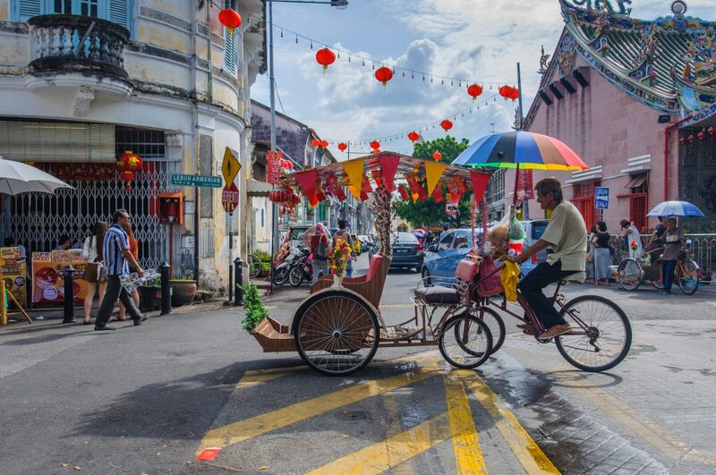 batu ferringhi, butterfly farm, chew jetty, chulia street, chulia street night hawker stall, david goh, entopia, george town, interactive painting, kek lok si, lok lok, penang butterfly farm, penang hills, penang street arts, pinang peranakan mansion, rainbow skywalk, spedahub, street arts, the mugshot cafe, top view, tropical spice garden, wan tan mee, กิจกรรมปาร์ตี้ในสวน, คฤหาสน์เปอรานากัน, จอร์จ ทาวน์, จุดถ่ายรูปปีนัง, จูเลีย สตรีท, ชายหาดบาตู, ทางเดินลอยฟ้าสายรุ้ง, นั่งรถไฟไปปีนัง, ปีนัง2023, ภาพวาดกำแพง, มาเลเซีย2023, วัดเก็กลกสี่, วัดเขาเต่า, สตรีทฟู๊ดปีนัง, สตรีทอาร์ตปีนัง, สถานที่ท่องเที่ยวปีนัง, สถานที่ท่องเที่ยวมาเลเซีย, สวนผีเสื้อ, สวนพฤกษศาตร์, หมู่บ้านชาวประมง, เกาะปีนัง, เจดีย์สมเด็จพระรามหก, เที่ยวปีนัง, เที่ยวปีนังมาเลเซีย, เที่ยวมาเลเซีย, เที่ยวมาเลเซียปีนัง, เบเกอรี่จอร์จทาวน์, top 12+ ที่เที่ยวปีนัง มาเลเซีย 2024 แบบสายชิลล์ ชมสตรีทอาร์ต แวะทานสตรีทฟู๊ด