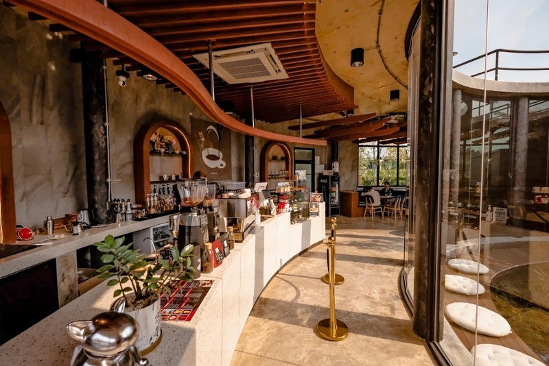 at wild cafe & restaurant, barme tea & taste, cafe kanchanaburi, chan dara cafe, chan nature cafe, din cafe, hoff cafe, hoff cafe de kan, je t&039;aime cafe, kan machi cafe, kappa garden’s farm, koffe.coffeebar, lakeview cafe, linlin cafe, lycka cafe&039;, m.a.s. coffee & roastery, ma cafe, mas coffee & roastery, meena cafe, move to mountain garden, mulberry mellow, rainforest café, ravi riva cafe, see through cafe, the attic, the covent cafe, the keeree, the paintbar kanchanaburi, the village farm to cafe, trio farm cafe, z2 cafe, กาญจนบุรี, คาเฟ่ ใกล้ฉัน, คาเฟ่กาญจนบุรี, คาเฟ่กาญจนบุรี 2023, คาเฟ่กาญจนบุรี 2566, คาเฟ่เปิดใหม่กาญจนบุรี, คาเฟ่ใกล้ฉัน, มะคาเฟ่, top 25+ คาเฟ่กาญจนบุรี [กรกฎาคม 2024] นั่งจิบกาแฟชิลล์ ๆ ท่ามกลางวิวดี ๆ พร้อมที่ถ่ายรูปสุดปัง